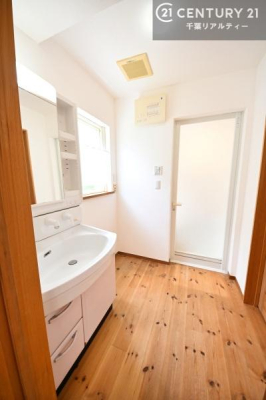 ���ʑ�E���ʏ� �g�Ȃ�𐮂�����ʏ��́A���������厖�ł��I������̐������̂��镵�͋C�����o�I�C�����悭���g�����������܂��B�L�X�����X�y�[�X���������ł��ˁI
