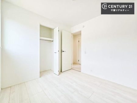 �q������ ���[�X�y�[�X�����Ă��܂��I�������X�b�L�����ڂ��鎖���ł��܂��ˁB
�Ƌ��I�΂Ȃ��V���v���ȃf�U�C���ׁ̈A�Ƌ��I�΂����C�ɓ���̋�ԍ�肪�ł������ł��ˁB