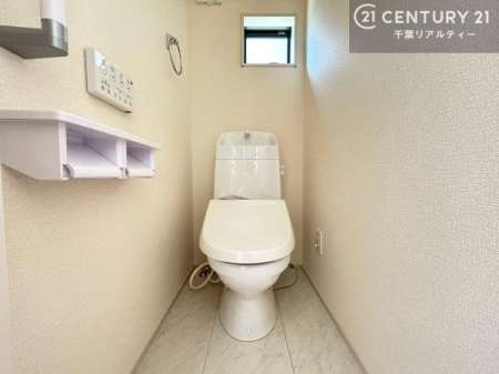 �g�C�� �������֍��ɂ��A�~��͕֍����g�����ł���̂ŗ₽���֍��ɍ��炸�ɍςފ������d�l�ł��I�V���v���ȃJ���[����Ƃ��Ă���̂ŁA������ꂪ���₷���ł��B