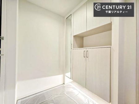 ���� �V���[�Y�{�b�N�X�t���Ȃ̂ŁA���ւ��Еt�����|�������₷���ł��I
�X�b�L���������ւŌ˂��J�����u�ԁA�������̂���S�n������Ԃ��o�}���Ă���܂��B