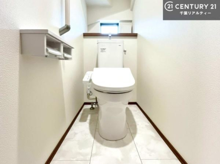 �g�C�� �������֍��ɂ��A�~��͕֍����g�����ł���̂ŗ₽���֍��ɍ��炸�ɍςފ������d�l�ł��I�V���v���ȃJ���[����Ƃ��Ă���̂ŁA������ꂪ���₷���ł��B�i�{�H��j