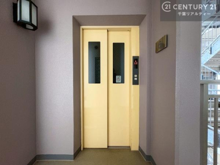 ���̑����p�� �G���x�[�^�[�����ŁA���X�̈ړ������K�B
�����̓��₨�ו��̑������ł��A�X���[�Y�ɂ��A��������܂��I