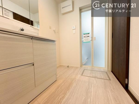 ���ʑ�E���ʏ� �g�Ȃ�𐮂�����ʏ��́A���������厖�ł��I������̐������̂��镵�͋C�����o�I�C�����悭���g�����������܂��B�L�X�����X�y�[�X���������ł��ˁI
