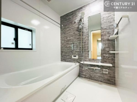 ���� �������������l�̕��͋C�̃o�X���[���́A�����o�Ă��ăo�X�^�C�����[���I
���d���撣���Ă��邲�J���ɂ��D�݂̍���̓����܂����āA�y����ł݂Ă͂������ł��傤���H