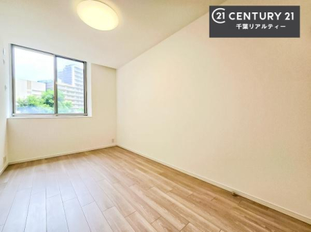 �m�� �V���v���Ƀf�U�C������Ă��邽�߁A�Ƌ��I�т܂���I
���C�ɓ���̉Ƌ��u���Ă��낰���Ԃ���邱�Ƃ��ł��܂��B
