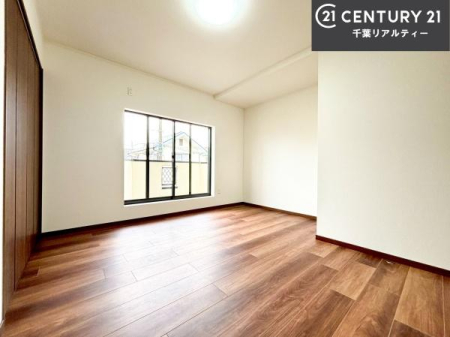 �m�� �o���R�j�[�ɖʂ��Ă���m���ł��B���邭�����肪����A���C����������ł��܂��I���N���āA�O�ɏo�Ĕw�L�т����[�ċz�����ǂ������}������邱�Ƃ��ł��܂��B