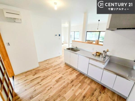 �L�b�`�� ��Ƃ肠�钲���X�y�[�X�ō�Ƃ����₷�����K�ȃL�b�`���ł��I
���q�l�ƈꏏ�ɂ��َq������y���߂�L�X�X�y�[�X�ł��B�y�����������ԂɂȂ肻���ł��ˁI