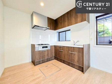 �L�b�`�� ��Ƃ肠�钲���X�y�[�X�ō�Ƃ����₷�����K�ȃL�b�`���ł��I
���q�l�ƈꏏ�ɂ��َq������y���߂�L�X�X�y�[�X�ł��B�y�����������ԂɂȂ肻���ł��ˁI