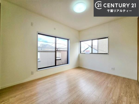 �m�� �o���R�j�[�ɖʂ��Ă���m���ł��B���邭�����肪����A���C����������ł��܂��I���N���āA�O�ɏo�Ĕw�L�т����[�ċz�����ǂ������}������邱�Ƃ��ł��܂��B