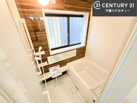 ���� �������������l�̕��͋C�̃o�X���[���́A�����o�Ă��ăo�X�^�C�����[���I
���d���撣���Ă��邲�J���ɂ��D�݂̍���̓����܂����āA�y����ł݂Ă͂������ł��傤���H