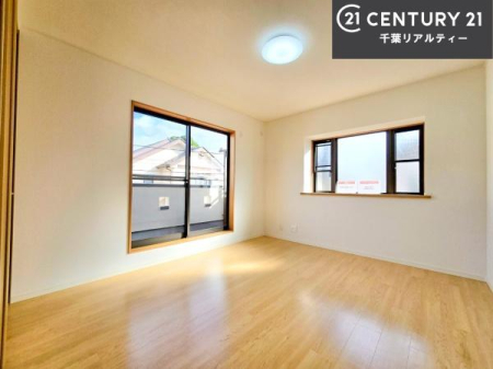 �m�� �o���R�j�[�ɖʂ��Ă���m���ł��B���邭�����肪����A���C����������ł��܂��I���N���āA�O�ɏo�Ĕw�L�т����[�ċz�����ǂ������}������邱�Ƃ��ł��܂��B