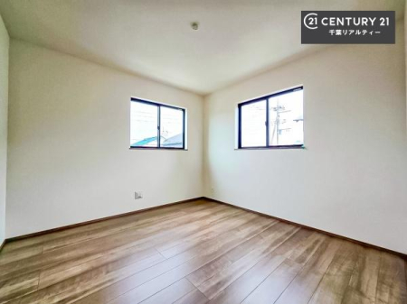 �m�� 2�ʍ̌����m�ۂ������邢�����́A���ʂ����ǂ��A���邭��ϋ��S�n�̗ǂ���ԂƂȂ��Ă���܂��B�����b�N�X���ĉ߂�����S�n�̗ǂ��������ł��I