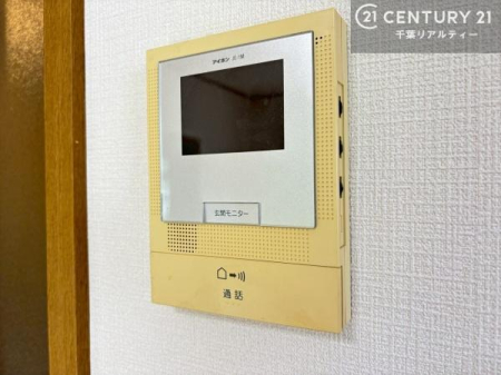 ���̑� TV���j�^�[�t�C���^�[�t�H���������B���K�҂̊���m�F���Ă���Ή��ł��邽�߁A�h�Ɩʂɂ��z�����ꂽ���S�̐ݔ��ł��B