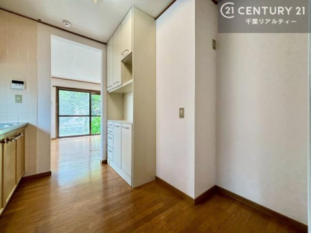 �L�b�`�� ���[�X�y�[�X���L�x�ŁA�����X�y�[�X���X�b�L���ƕЕt���Ђ�`�����p�ł��܂��I
���K�ɍ�Ƃ��ł��A�Ǝ��̌����A�b�v�I�����̗���������܂��I