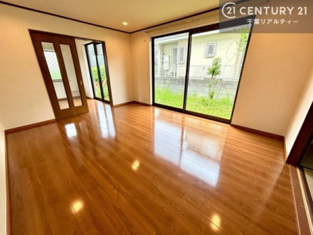 ���r���O �傫�ȑ����炽���Ղ�̗z���������閾�邢���r���O�B�J�����̂��郊�r���O�ŉƑ��c���̂��났�̎��Ԃ��߂����܂��I