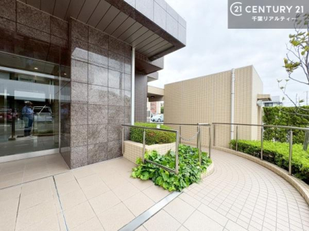 �G���g�����X �u���̕����C�ɂȂ�I�v�u�������Ăǂ�ȏ��H�v�u�����Əڂ����m�肽���I�v�Ǝv������A���C�y�ɂ����k���������B�S���X�^�b�t�����J�ɂ������������܂��B