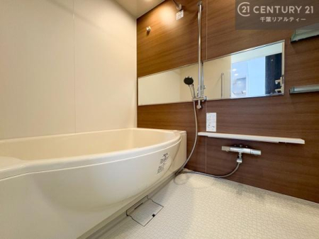 ���� �������������l�̕��͋C�̃o�X���[���́A�����o�Ă��ăo�X�^�C�����[���I
���d���撣���Ă��邲�J���ɂ��D�݂̍���̓����܂����āA�y����ł݂Ă͂������ł��傤���H