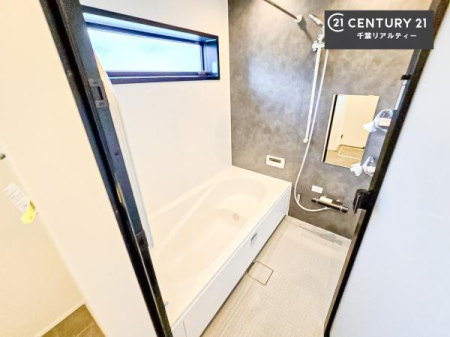 ���� �������������l�̕��͋C�̃o�X���[���́A�����o�Ă��ăo�X�^�C�����[���I
���d���撣���Ă��邲�J���ɂ��D�݂̍���̓����܂����āA�y����ł݂Ă͂������ł��傤���H