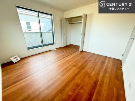 �m�� �o���R�j�[�ɖʂ��Ă���m���ł��B���邭�����肪����A���C����������ł��܂��I���N���āA�O�ɏo�Ĕw�L�т����[�ċz�����ǂ������}������邱�Ƃ��ł��܂��B