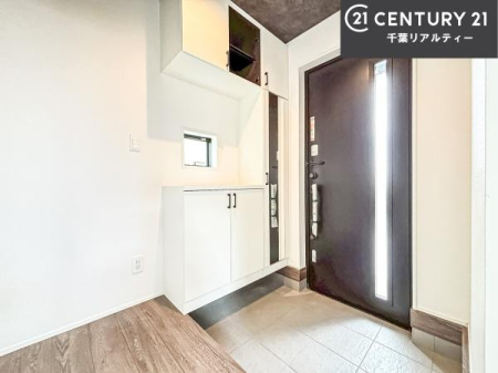 ���� �V���[�Y�{�b�N�X�t���Ȃ̂ŁA���ւ��Еt�����|�������₷���ł��I
�X�b�L���������ւŌ˂��J�����u�ԁA�������̂���S�n������Ԃ��o�}���Ă���܂��B