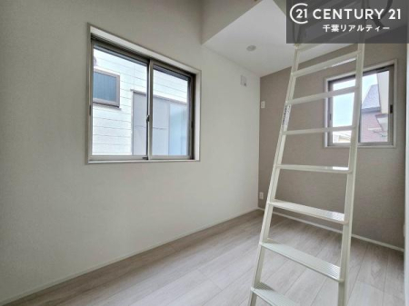 �m�� ���[�X�y�[�X�����Ă��܂��I�������X�b�L�����ڂ��鎖���ł��܂��ˁB
�Ƌ��I�΂Ȃ��V���v���ȃf�U�C���ׁ̈A�Ƌ��I�΂����C�ɓ���̋�ԍ�肪�ł������ł��ˁB