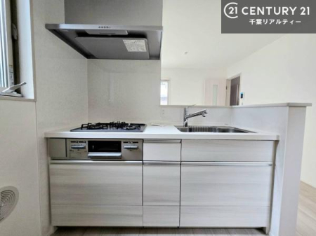 �L�b�`�� ��Ƃ肠�钲���X�y�[�X�ō�Ƃ����₷�����K�ȃL�b�`���ł��I
���q�l�ƈꏏ�ɂ��َq������y���߂�L�X�X�y�[�X�ł��B�y�����������ԂɂȂ肻���ł��ˁI