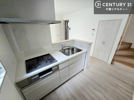 �L�b�`�� ���[�X�y�[�X���L�x�ŁA�����X�y�[�X���X�b�L���ƕЕt���Ђ�`�����p�ł��܂��I
���K�ɍ�Ƃ��ł��A�Ǝ��̌����A�b�v�I�����̗���������܂��I