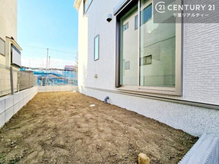 �� ����t���̏Z�܂��B
�K�[�f�j���O�₨�q�l�̂�����Ƃ����O�V�тȂǁA��炵�ɍʂ��Y����X�y�[�X�ł��B