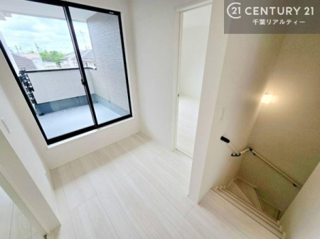 ���̑����� �K�i�͖��邭�萠������Ă��܂��I���q�l�₲�N�z�̕������S���Ă����p�����܂��ˁI
�Q�K�z�[������o���R�j�[�փA�N�Z�X�ł��܂��I