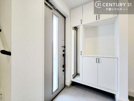 ���� �V���[�Y�{�b�N�X�t���Ȃ̂ŁA���ւ��Еt�����|�������₷���ł��I
�X�b�L���������ւŌ˂��J�����u�ԁA�������̂���S�n������Ԃ��o�}���Ă���܂��B