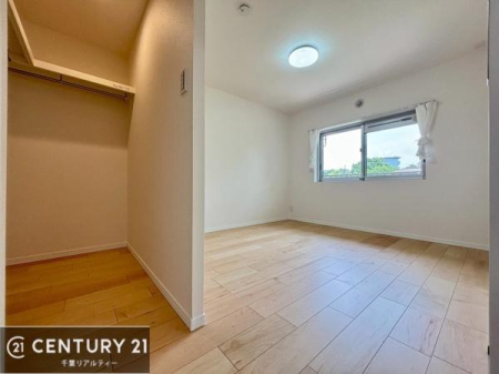 �q������ ���[�X�y�[�X�����Ă��܂��I�������X�b�L�����ڂ��鎖���ł��܂��ˁB
�Ƌ��I�΂Ȃ��V���v���ȃf�U�C���ׁ̈A�Ƌ��I�΂����C�ɓ���̋�ԍ�肪�ł������ł��ˁB