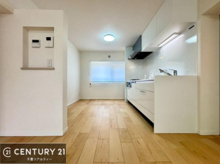 �L�b�`�� �L�b�`���ɂ͑���݂��Ă���A�������̊��C�͂������A�u�₩�ȕ��⎩�R������荞�߂�S�n�悢��Ԃł��B�ɂ�����M�C��������ɂ����A�����̉Ǝ��������K�ɃT�|�[�g���Ă���܂��B