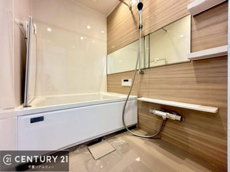���� �������������l�̕��͋C�̃o�X���[���́A�����o�Ă��ăo�X�^�C�����[���I
���d���撣���Ă��邲�J���ɂ��D�݂̍���̓����܂����āA�y����ł݂Ă͂������ł��傤���H