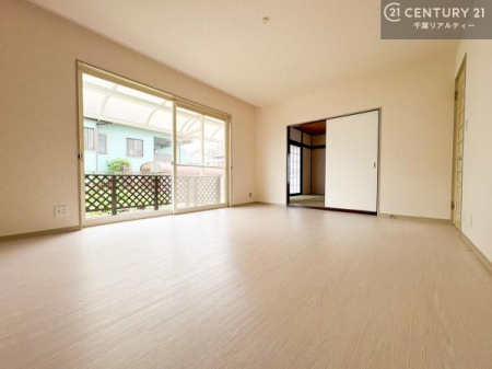 ���r���O �D�����z���܂肪���r���O����ł���ċ��S�n�̗ǂ���Ԃ����o���Ă���܂��I
���났�̎��Ԃ��߂����܂��I
