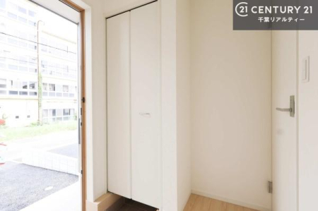 ���� �V���[�Y�{�b�N�X�t���Ȃ̂ŁA���ւ��Еt�����|�������₷���ł��I
�X�b�L���������ւŌ˂��J�����u�ԁA�������̂���S�n������Ԃ��o�}���Ă���܂��B