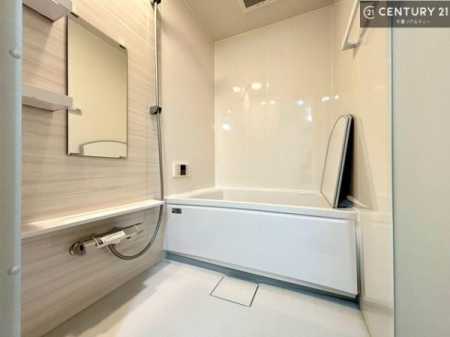 ���� �������������l�̕��͋C�̃o�X���[���́A�����o�Ă��ăo�X�^�C�����[���I
���d���撣���Ă��邲�J���ɂ��D�݂̓����̓����܂����āA�y����ł݂Ă͂������ł��傤���H