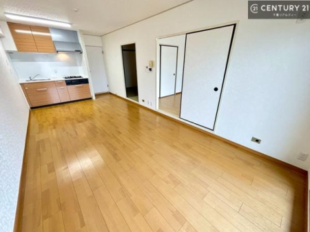 ���r���O �D�����z���܂肪���r���O����ł���ċ��S�n�̗ǂ���Ԃ����o���Ă���܂��I
���났�̎��Ԃ��߂����܂��I