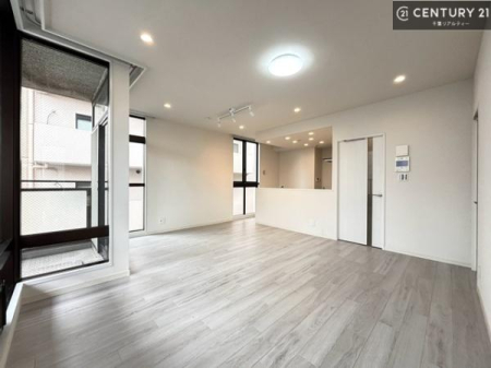 ���r���O �傫�ȑ����炽���Ղ�̗z���������閾�邢���r���O�B�J�����̂��郊�r���O�ŉƑ��c���̂��났�̎��Ԃ��߂����܂��I