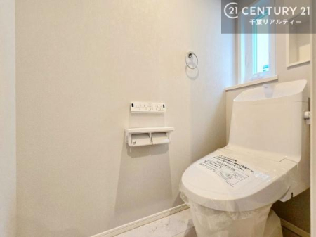 �g�C�� �������֍��ɂ��A�~��͕֍����g�����ł���̂ŗ₽���֍��ɍ��炸�ɍςފ������d�l�ł��I�V���v���ȃJ���[����Ƃ��Ă���̂ŁA������ꂪ���₷���ł��B