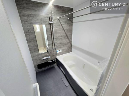 ���� �������������l�̕��͋C�̃o�X���[���́A�����o�Ă��ăo�X�^�C�����[���I
���d���撣���Ă��邲�J���ɂ��D�݂̍���̓����܂����āA�y����ł݂Ă͂������ł��傤���H