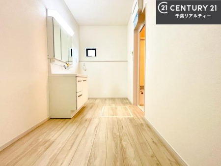���ʑ�E���ʏ� �g�Ȃ�𐮂�����ʏ��́A���������厖�ł��I������̐������̂��镵�͋C�����o�I�C�����悭���g�����������܂��B