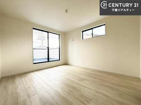 �m�� �o���R�j�[�ɖʂ��Ă���m���ł��B���邭�����肪����A���C����������ł��܂��I���N���āA�O�ɏo�Ĕw�L�т����[�ċz�����ǂ������}������邱�Ƃ��ł��܂��B