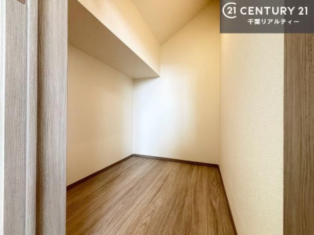 ���[ �E�H�[�N�C���N���[�[�b�g�t���ł��B��������̂��m���Ȃǂ����[���Ă��������ł��ˁI���ɂ���@�������ȂǋG�ߕ��̑傫�ȉƓd�����[�ł��܂��I