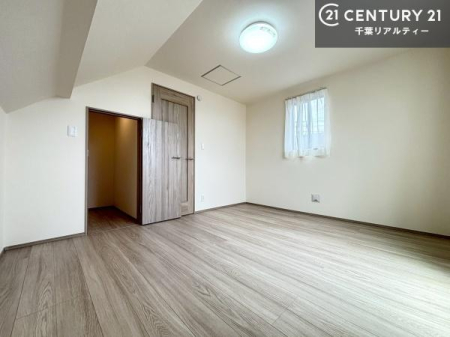 �m�� �V���v���Ƀf�U�C������Ă��邽�߁A�Ƌ��I�т܂���I
���C�ɓ���̉Ƌ��u���Ă��낰���Ԃ���邱�Ƃ��ł��܂��B