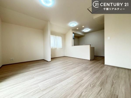 ���r���O �傫�ȑ����炽���Ղ�̗z���������閾�邢���r���O�B�J�����̂��郊�r���O�ŉƑ��c���̂��났�̎��Ԃ��߂����܂��I�����w�\�ł��I���񌻒n�ŗz������Ȃǂ��̊����������܂��I