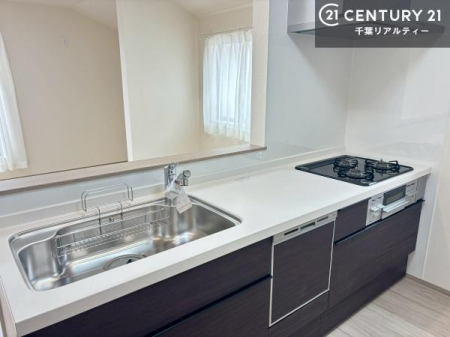 �L�b�`�� ��l�C�̑Ζʎ��V�X�e���L�b�`�����̗p���Ă��܂��I���Ƒ��̃R�~���j�P�[�V���������R�Ƒ�����݌v�ł��B
���q�l�ɂ��ڂ��͂��̂Ŋ������ł��ˁI�L�X�g���ĉ��K�ō�Ƃ��i�݂܂��B