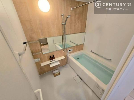 ���� �������������l�̕��͋C�̃o�X���[���́A�����o�Ă��ăo�X�^�C�����[���I
���d���撣���Ă��邲�J���ɂ��D�݂̍���̓����܂����āA�y����ł݂Ă͂������ł��傤���H