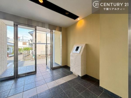 �G���g�����X �I�[�g���b�N�������������S�̏Z�܂��B���Z�҈ȊO�̗�������𐧌����A�h�Ɛ��ɔz�����ꂽ�Z�L�����e�B�̐��ŁA���S���Ă��߂������������܂��B