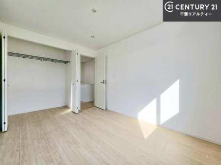 �m�� �V���v���Ƀf�U�C������Ă��邽�߁A�Ƌ��I�т܂���I
���C�ɓ���̉Ƌ��u���Ă��낰���Ԃ���邱�Ƃ��ł��܂��B
