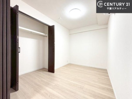 �m�� ���邭���ʂ��̗ǂ������ł��B�u�V���v���v�Ƀf�U�C�����ꂽ�����B���R�x�������̂ŉƋ�⃌�C�A�E�g�ł��D�݂̋�Ԃ�n��グ���܂��B�����x�A���n�ɂĂ��m�F���������B